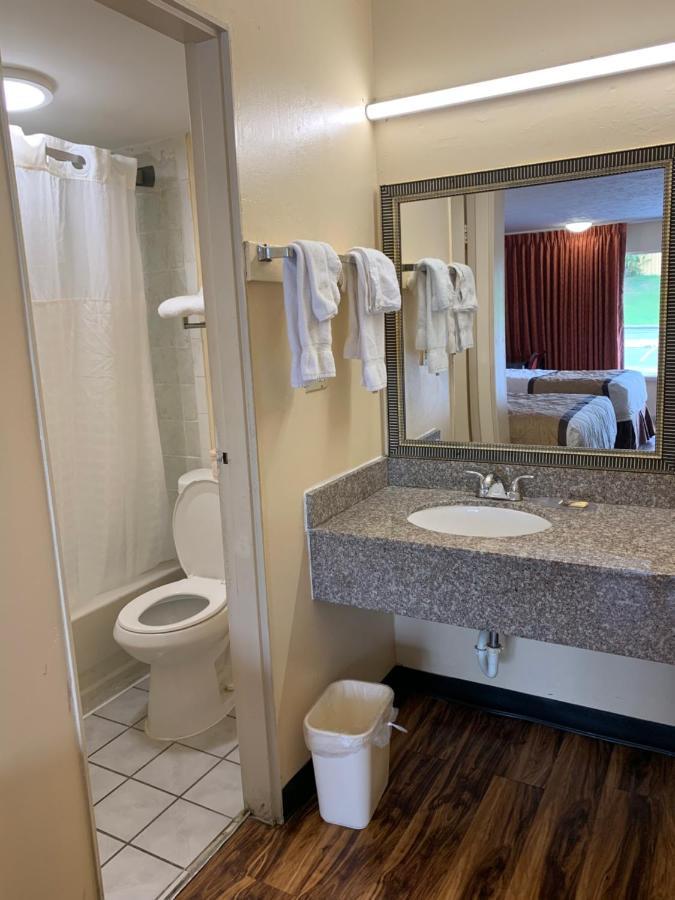 Country Hearth Inn & Suites Картърсвил Екстериор снимка