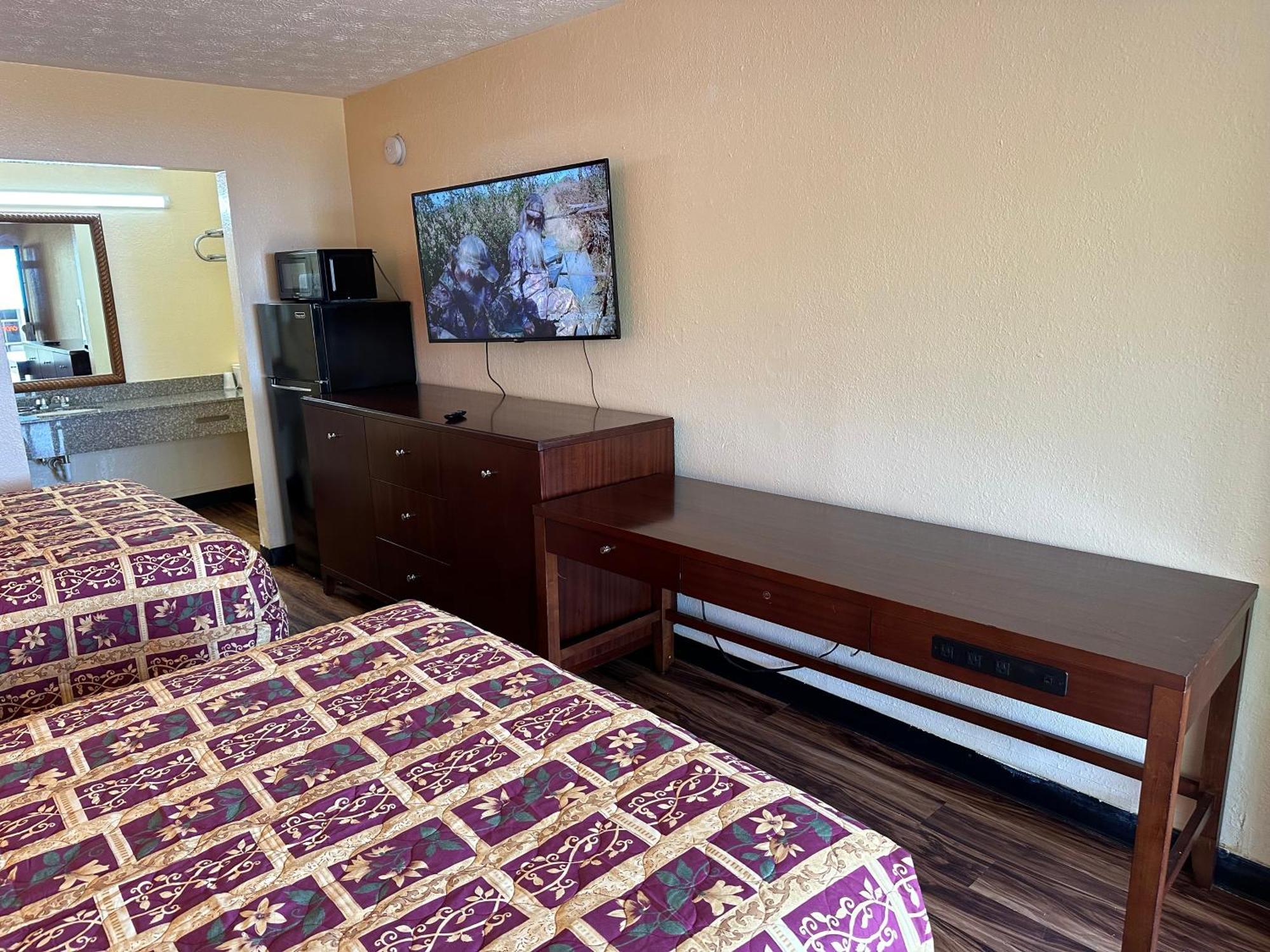 Country Hearth Inn & Suites Картърсвил Екстериор снимка