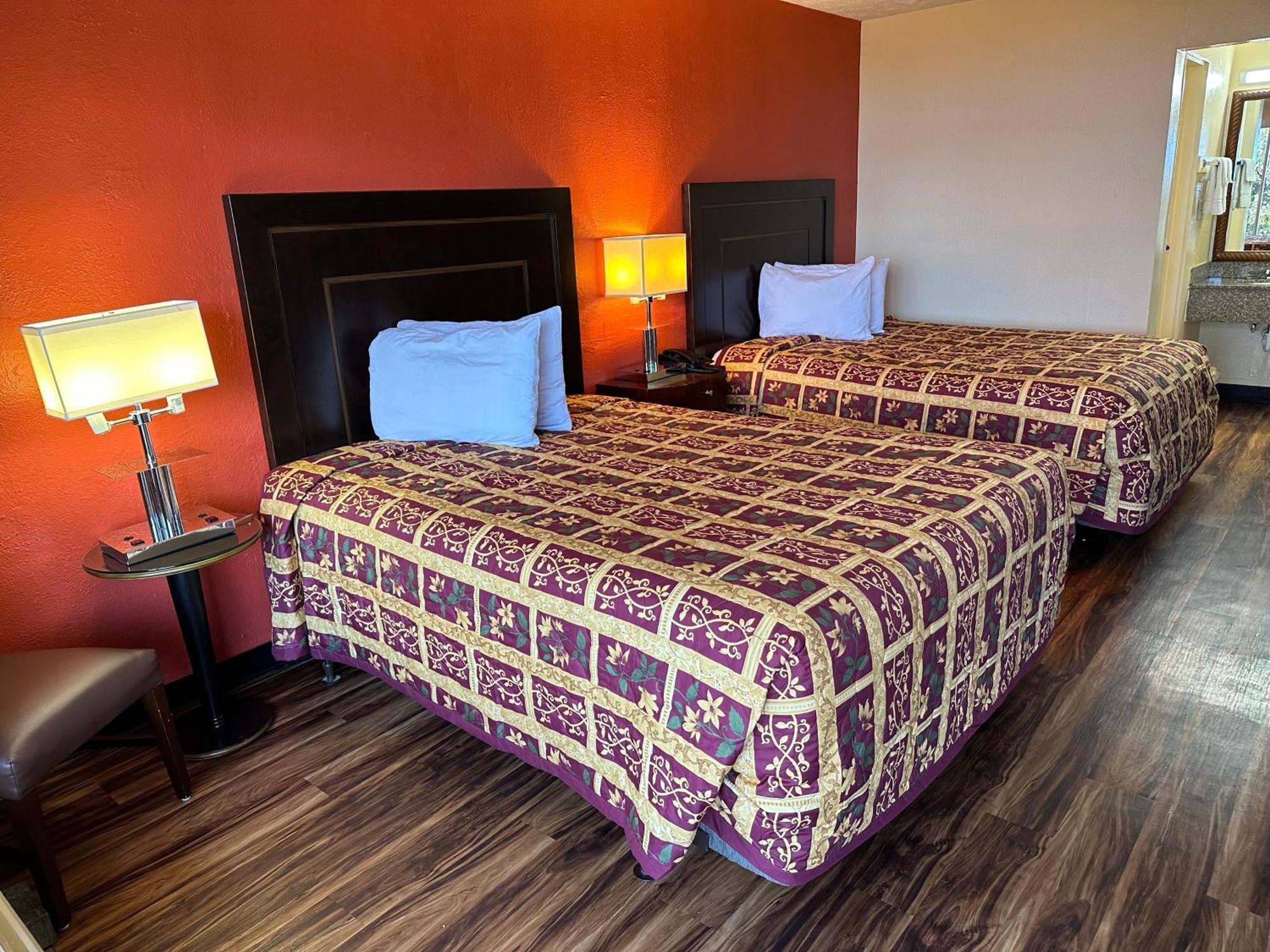Country Hearth Inn & Suites Картърсвил Екстериор снимка