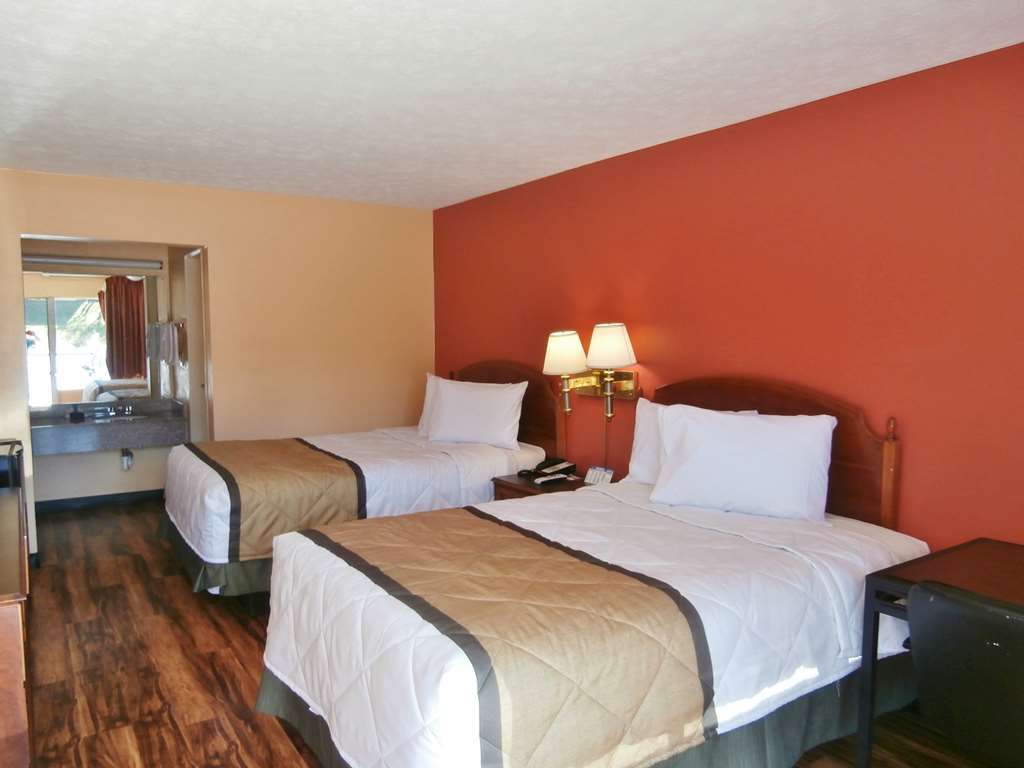 Country Hearth Inn & Suites Картърсвил Стая снимка