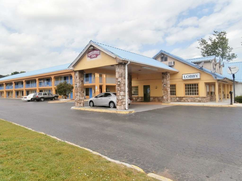 Country Hearth Inn & Suites Картърсвил Екстериор снимка