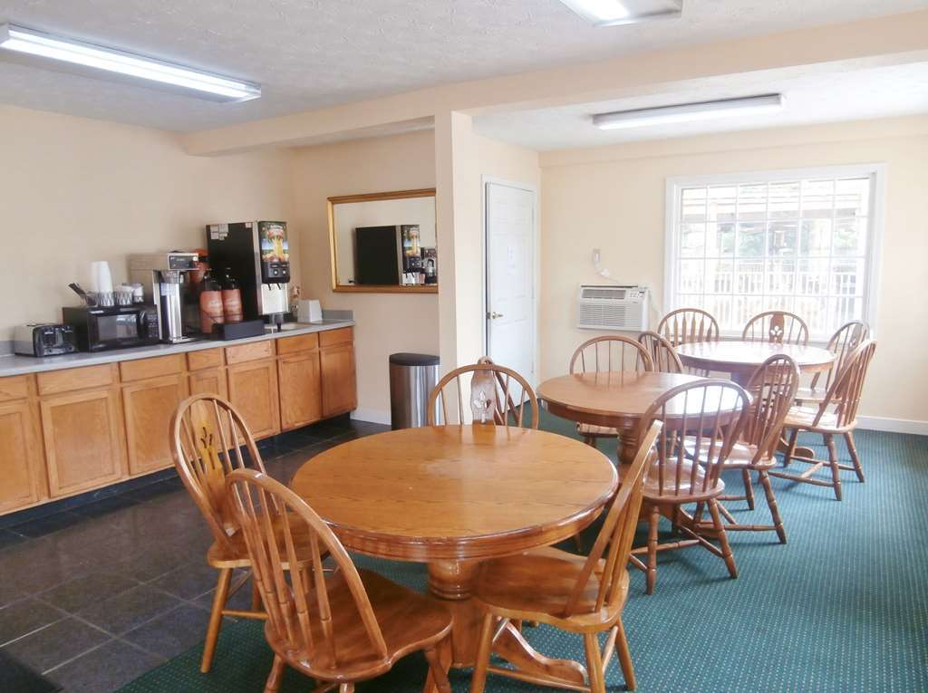 Country Hearth Inn & Suites Картърсвил Съоръжения снимка