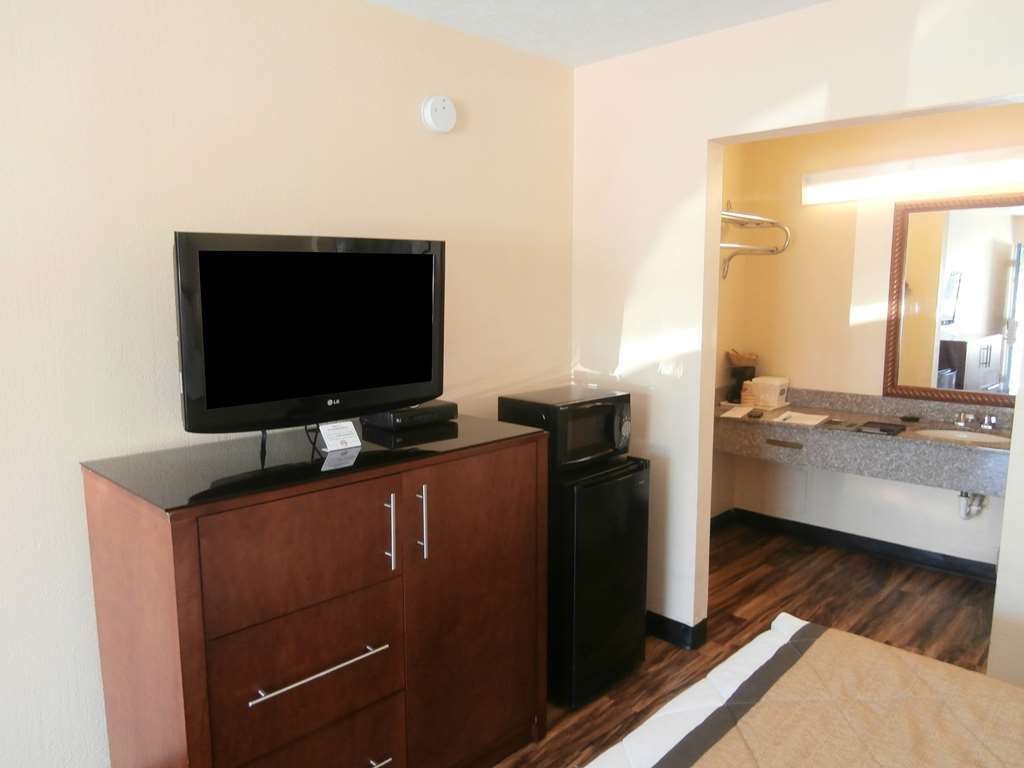 Country Hearth Inn & Suites Картърсвил Стая снимка
